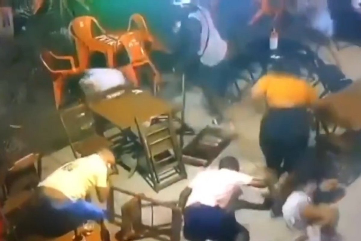 PM da reserva é morto a tiros dentro de bar na Estrada Velha do Aeroporto, em Salvador