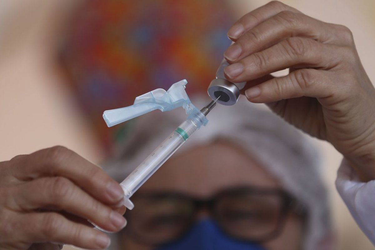 Covid-19: vacinação segue nesta terça (31) em Salvador