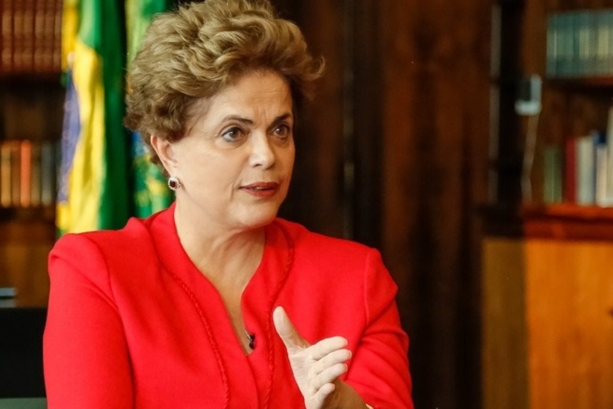 Apartamento de Dilma Rousseff é invadido e polícia solicita imagens para identificar criminosos