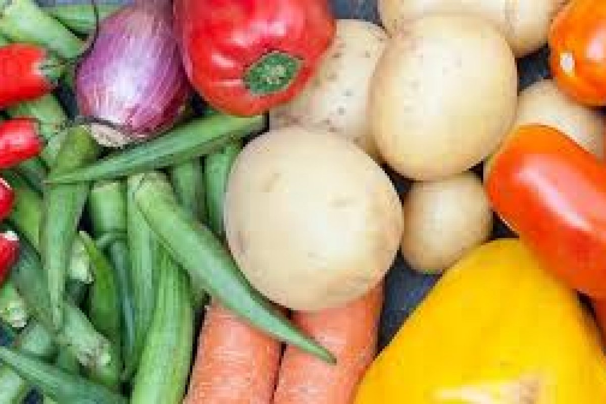 Entre 1º e 2º tri/21, número de ocupados cresce em 8 das 10 atividades, puxadas por alimentação, alojamento e administração pública