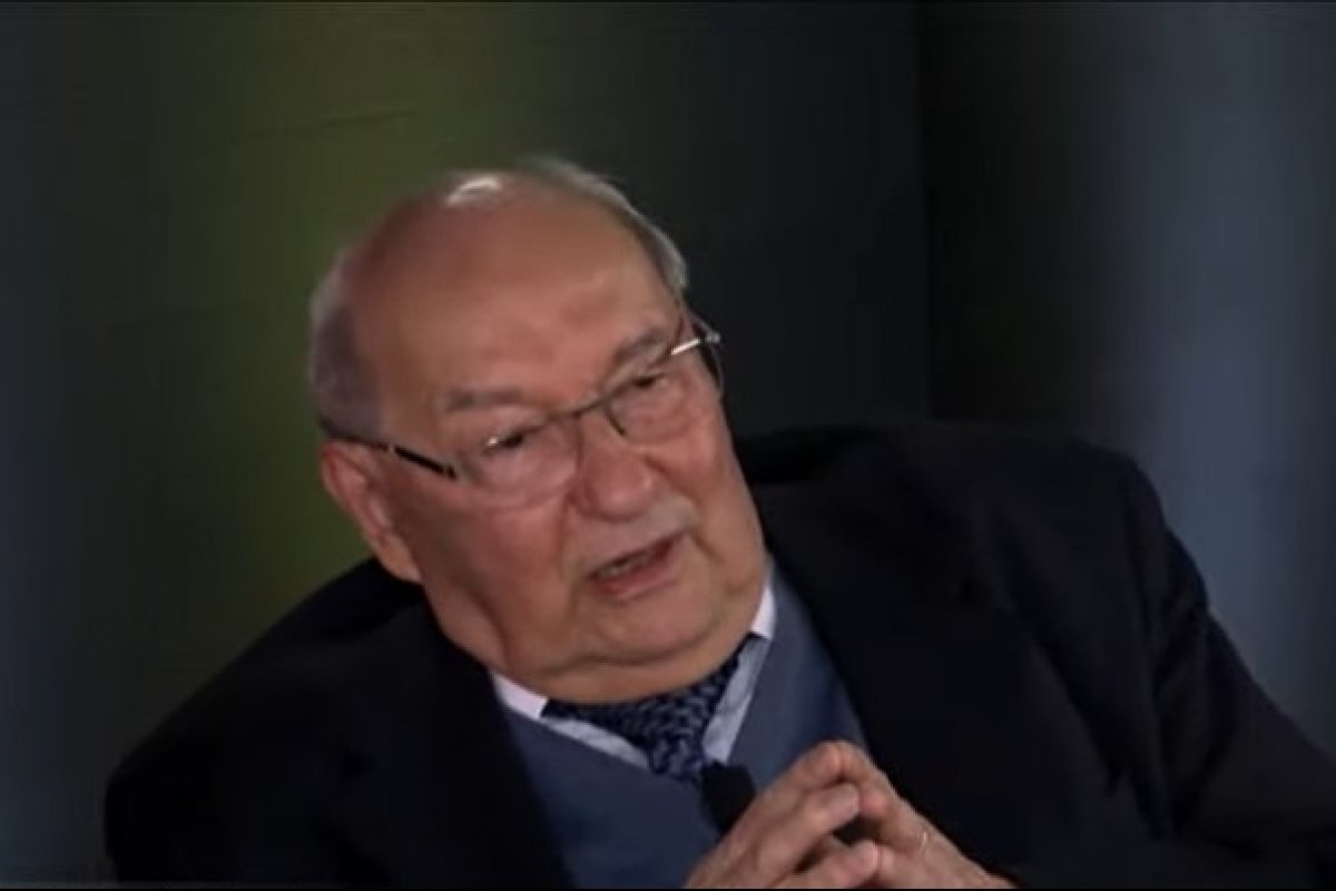 Vídeo: Os ministros do Supremo passaram a invadir as competências dos Legislativos e Executivo, diz Ives Gandra