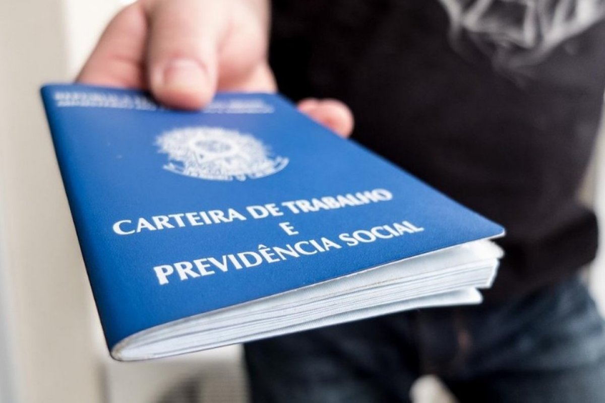 Desemprego recua para 14,1% no 2° trimestre, diz IBGE