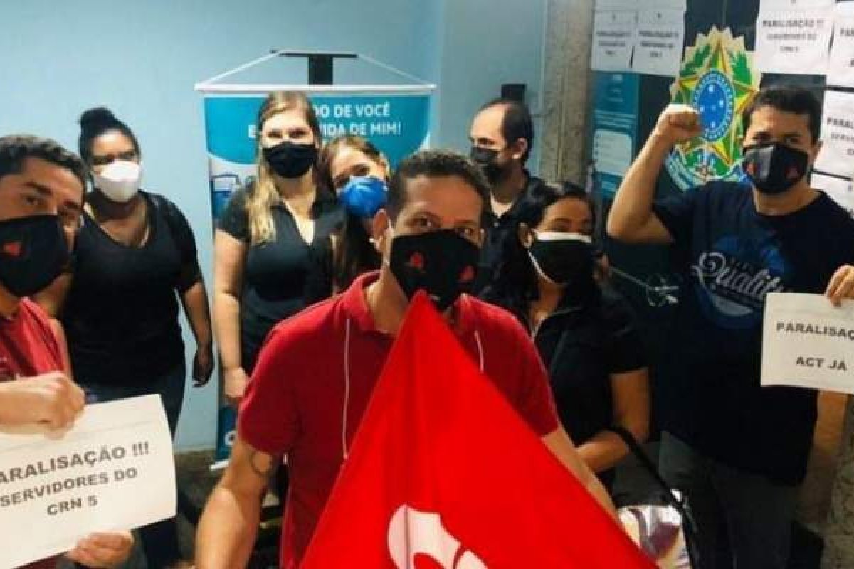 Sindicato protesta contra diretoria do Conselho de Nutricionista no dia de homenagens a categoria