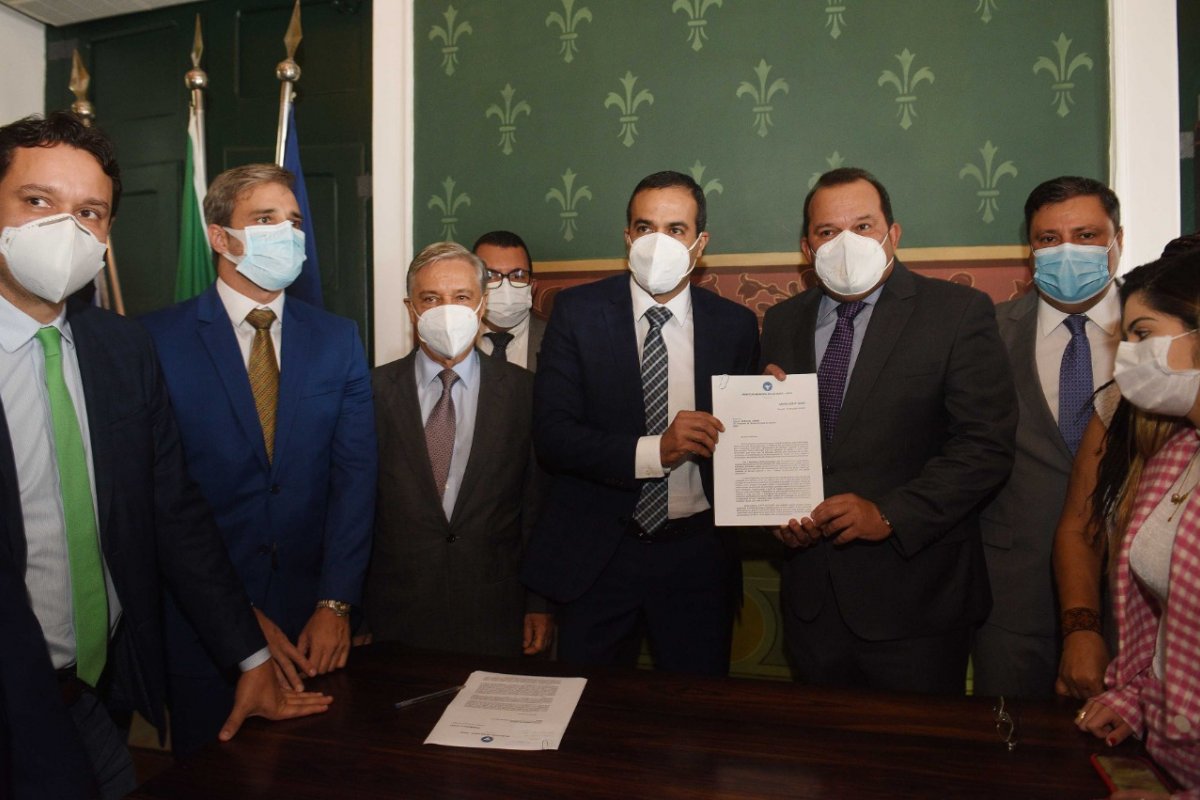 Plano Plurianual de Salvador 2022-2025 é entregue à Câmara