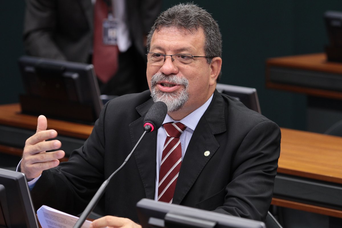 Afonso Florence recorda os 5 anos do impeachment sofrido por Dilma Rousseff