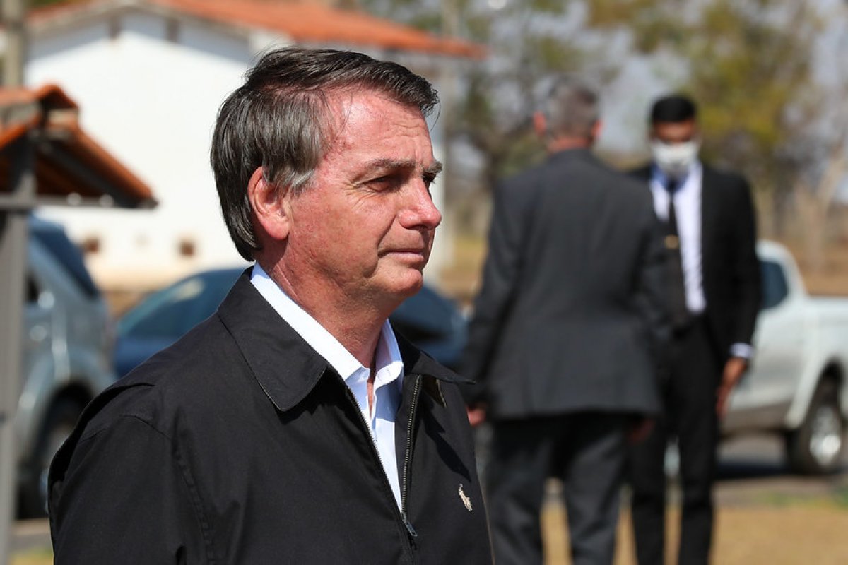 Bolsonaro diz que não cedeu a 'pressões' para formar ministério e agradece por 'quase milagres'