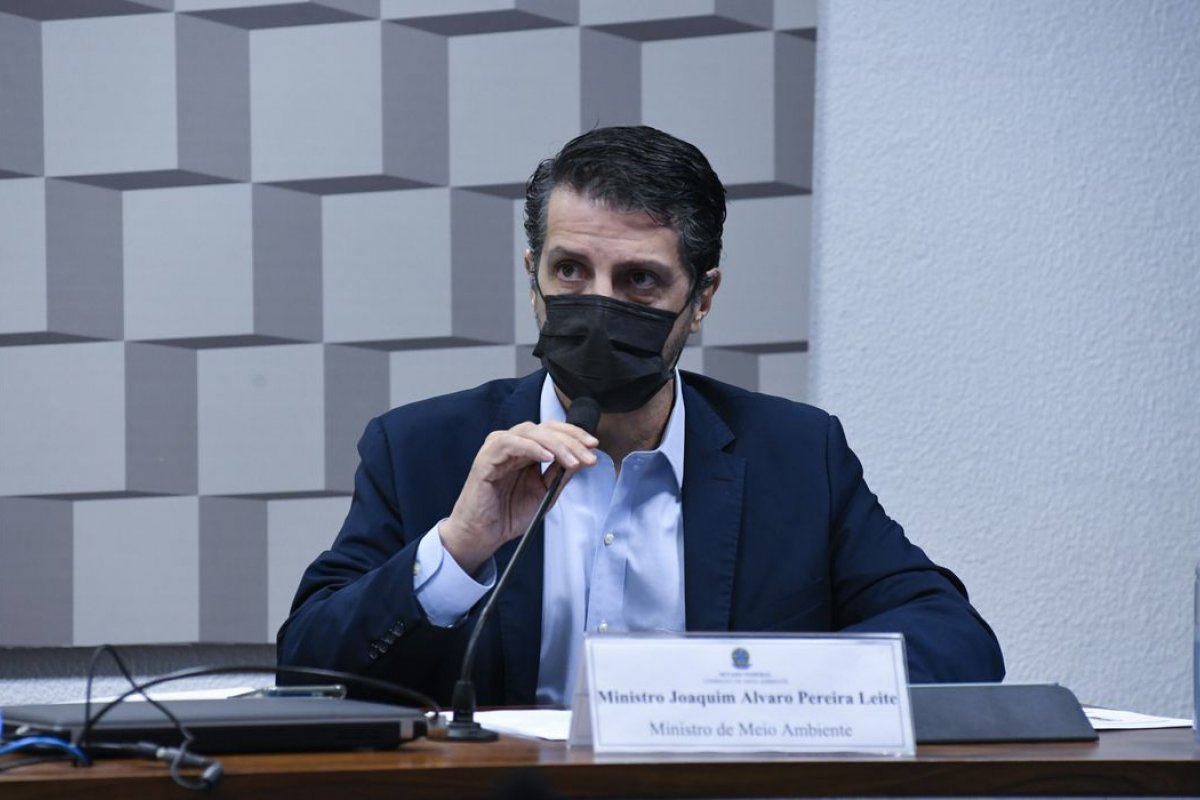 Governo vai mostrar Brasil que reduz emissões na COP26, diz ministro