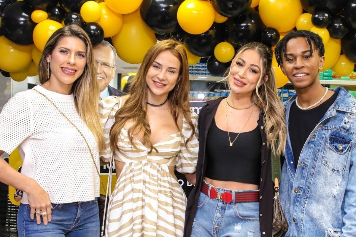 Famosos prestigiam inauguração da Ultrafarma Paulista