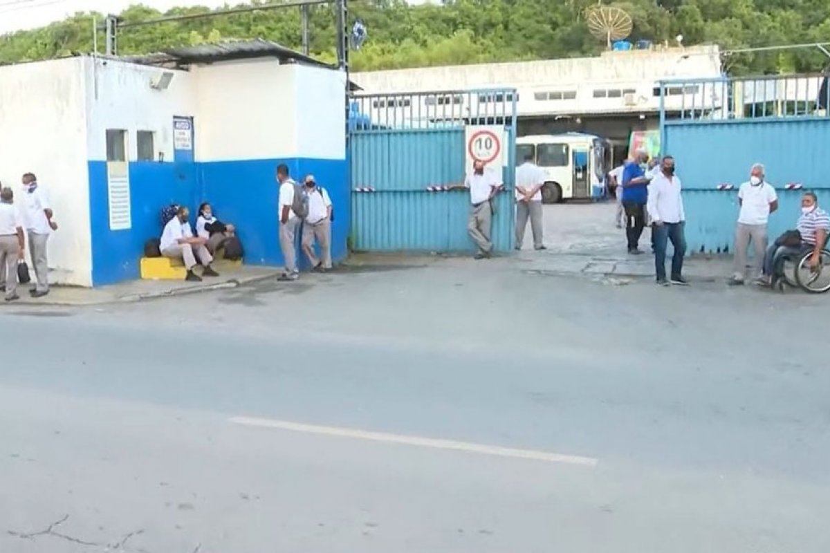 Rodoviários do transporte coletivo fazem paralisação em Salvador nesta quarta-feira (1º)