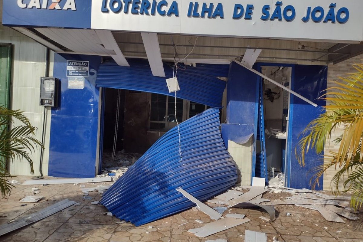 Casa lotérica é explodida em Simões Filho, região metropolitana de Salvador