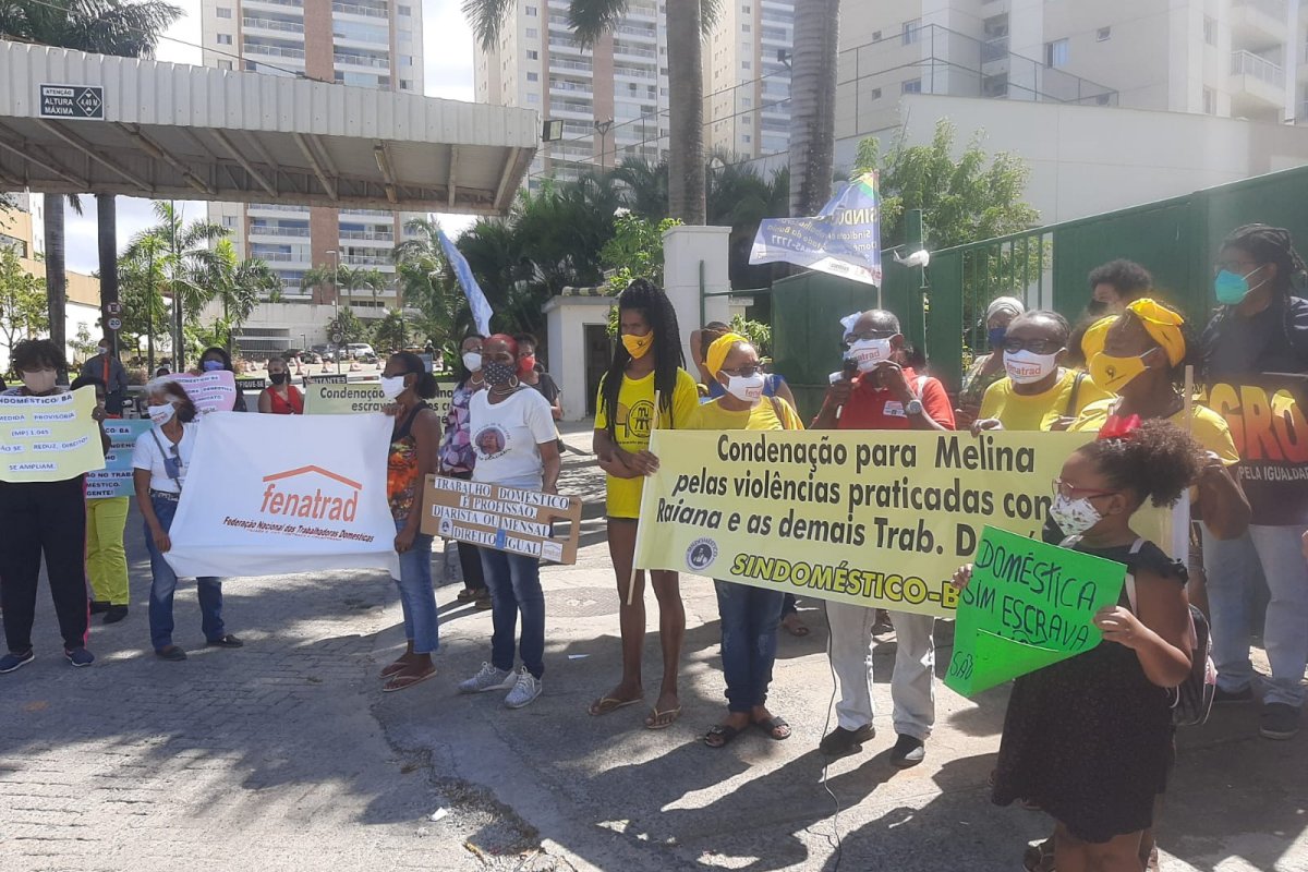 Categoria das trabalhadoras domésticas realiza ato em protesto ao caso da babá Raiana