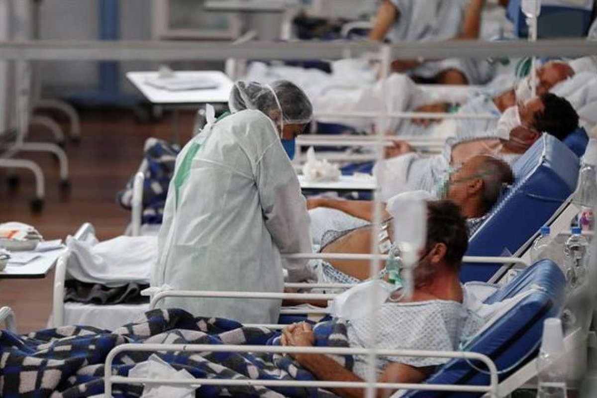 Brasil registra média de mortes por Covid menor à dos EUA
