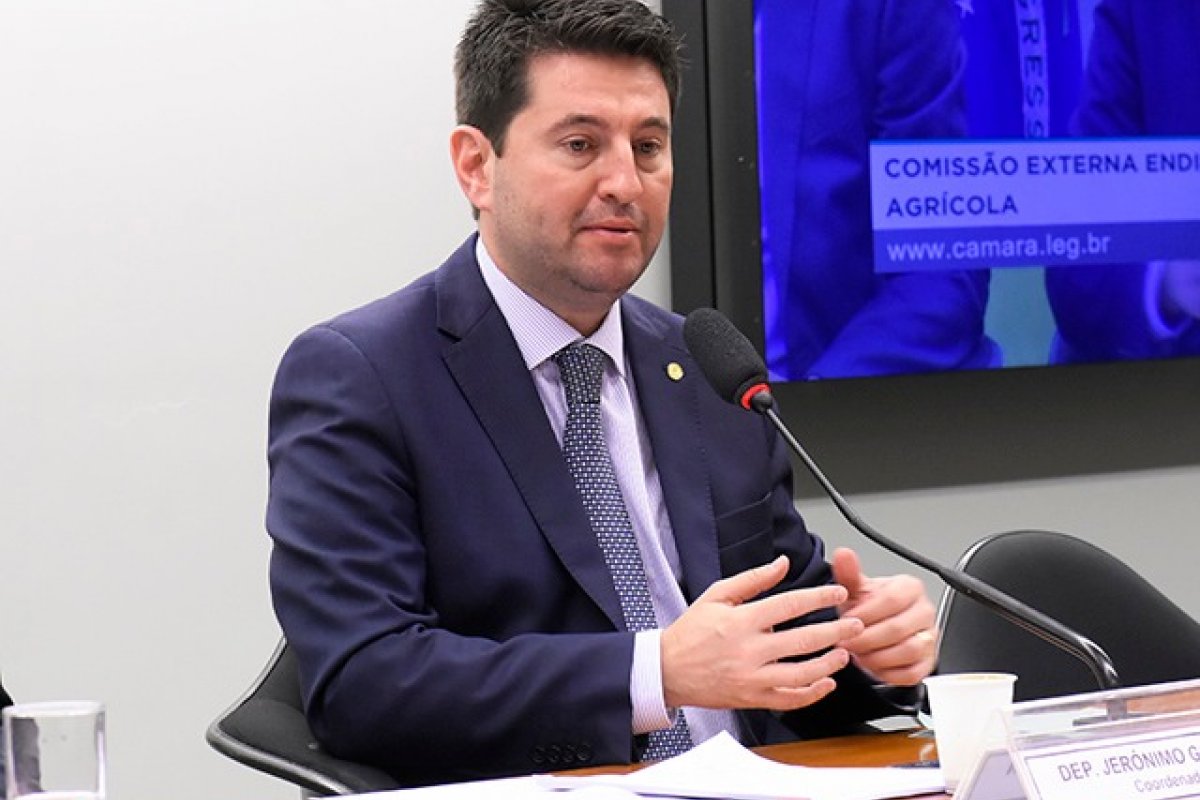 Relator se reúne com o governo para defender o projeto da desoneração