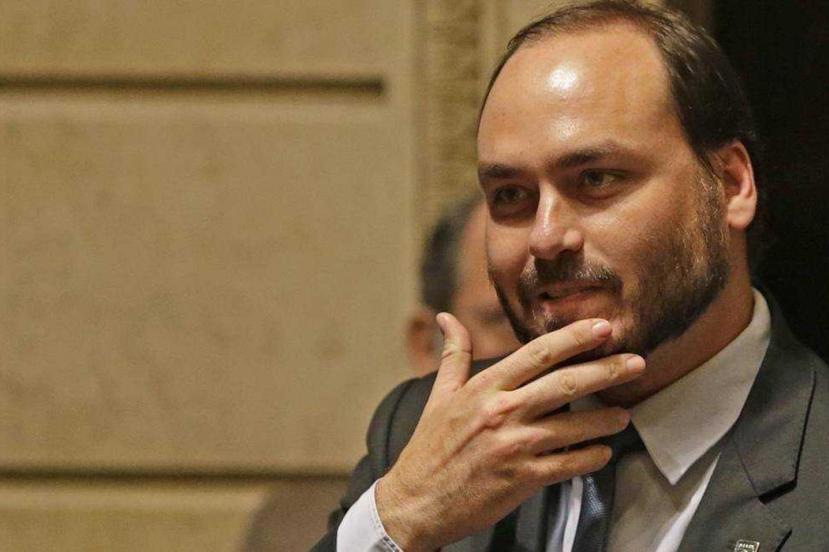 ‘Perdedores frustrados’, diz Carlos Bolsonaro após ter sigilo bancário e fiscal quebrados