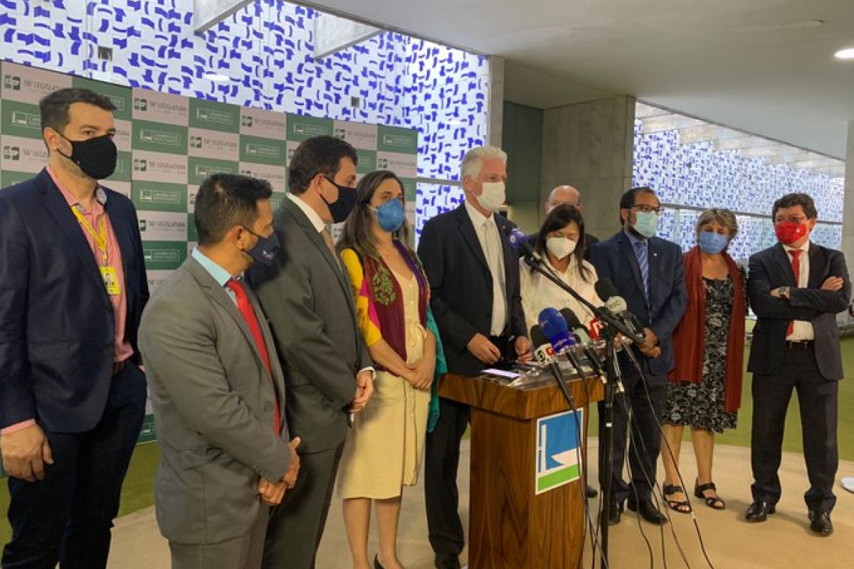 Vídeo: deputados da oposição na Câmara criticam PEC da Reforma Administrativa