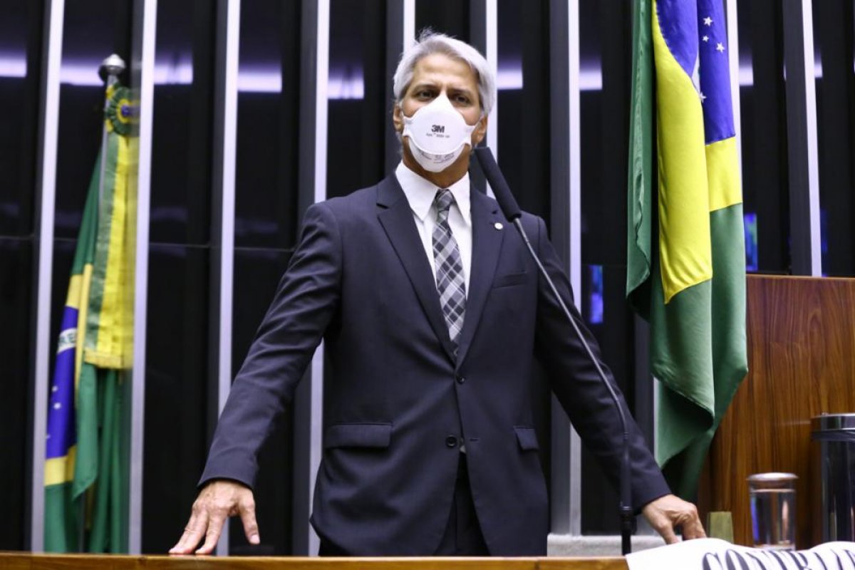 Podcast: O Lado B de Brasília: Alessandro Molon