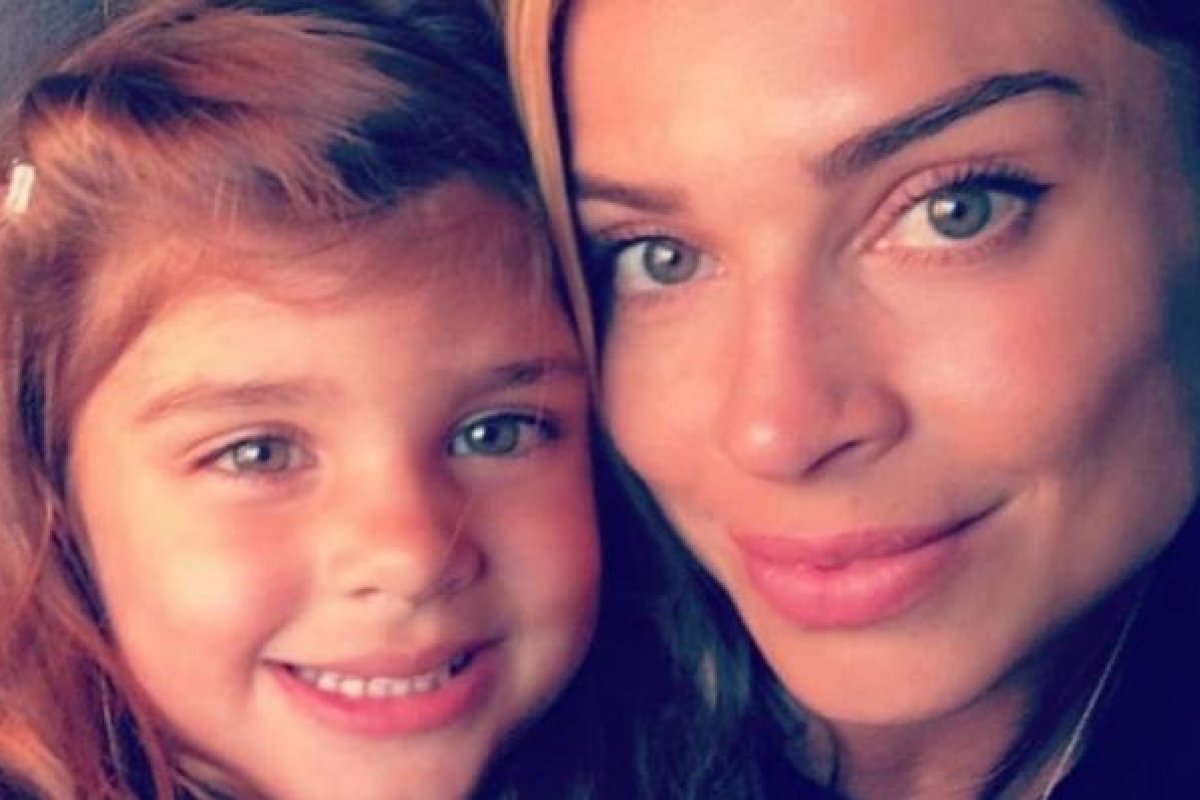 Estrela da novela Bom Sucesso, Grazi Massafera compartilha momento único ao lado da filha, Sofia