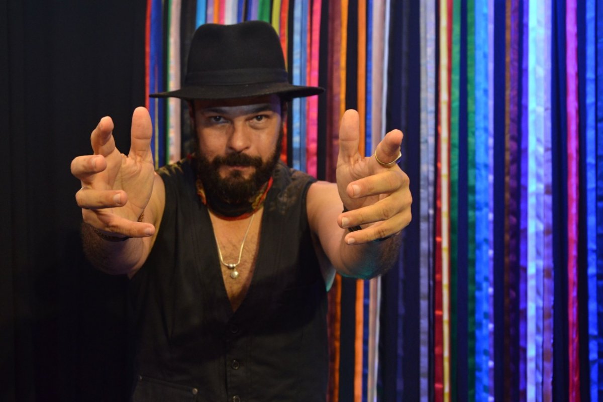 Com xote envolvente, ‘Inajá Iê’ canta o sertão em novo single de Charles Theone