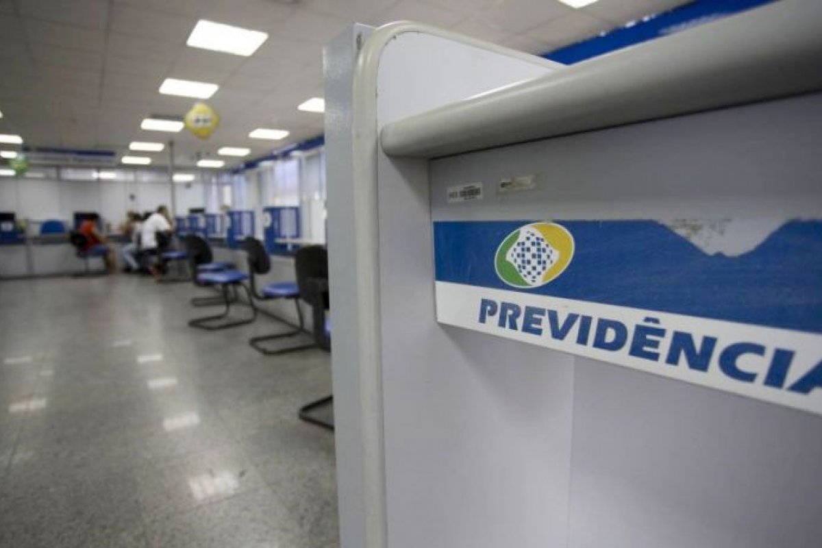 Com proposta do salário mínimo para 2022, teto do INSS pode ir a mais de R$ 6.400 mil