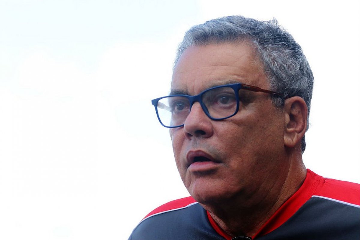 Paulo Carneiro é afastado da presidência do Vitória