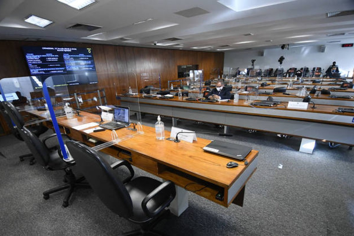 CPI da Covid registra 13 ausências de depoentes convocados