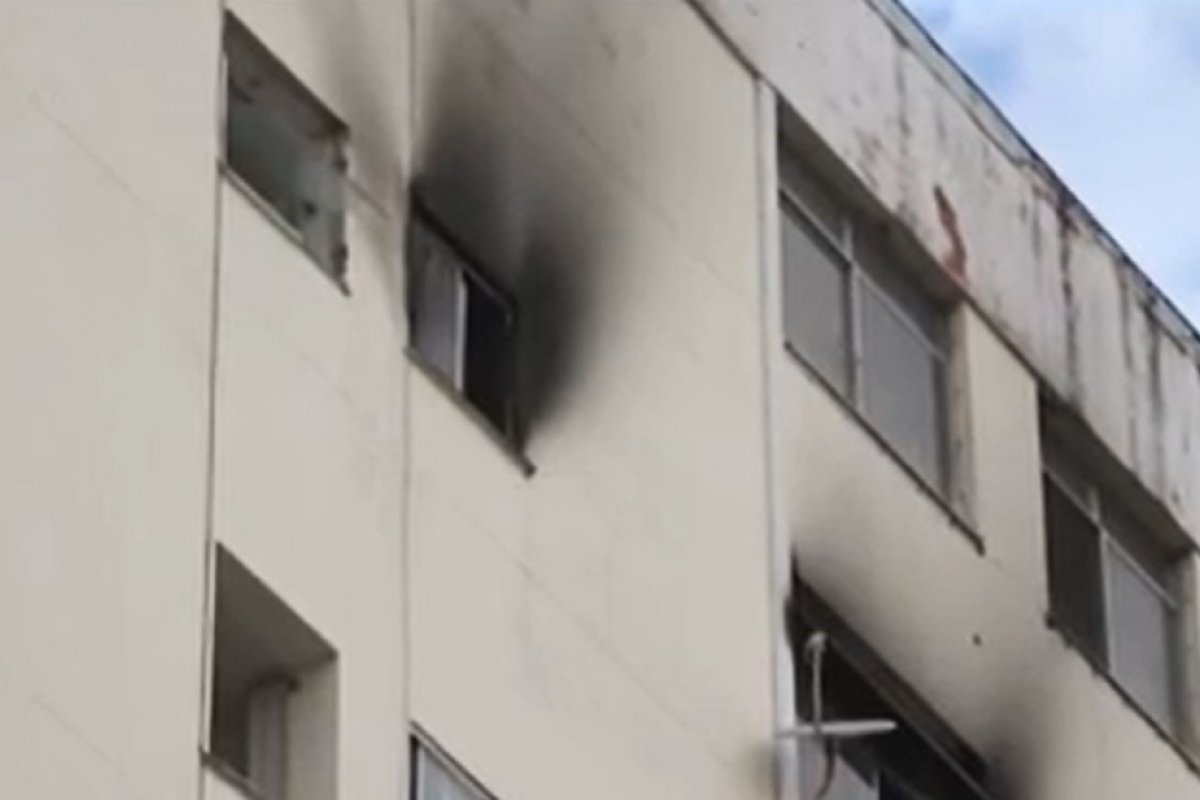 Incêndio atinge apartamento na Barra, em Salvador