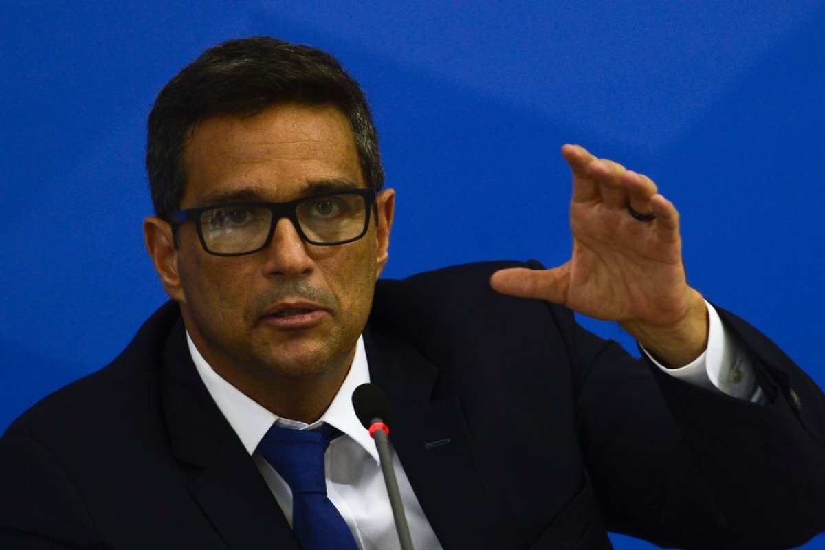 Presidente do BC diz que momento de incerteza dificulta condução da política monetária