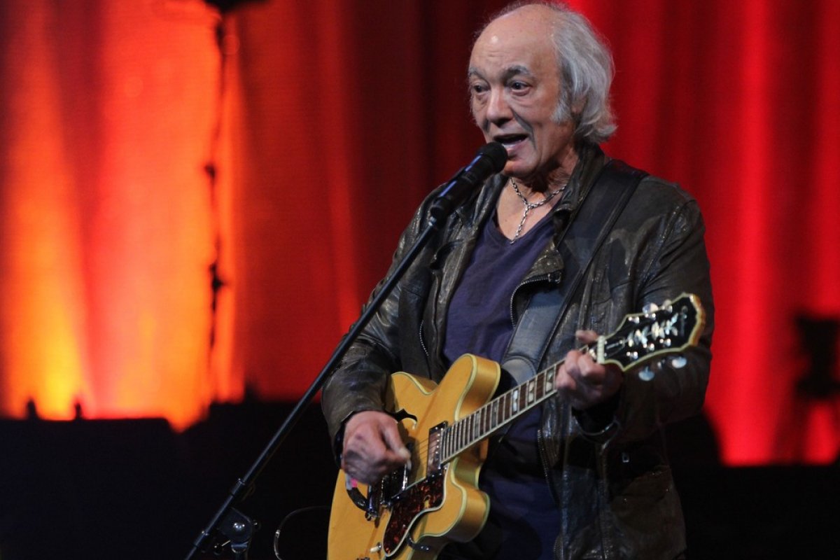 Erasmo Carlos tem previsão de alta para segunda-feira (6), diz assessoria de imprensa