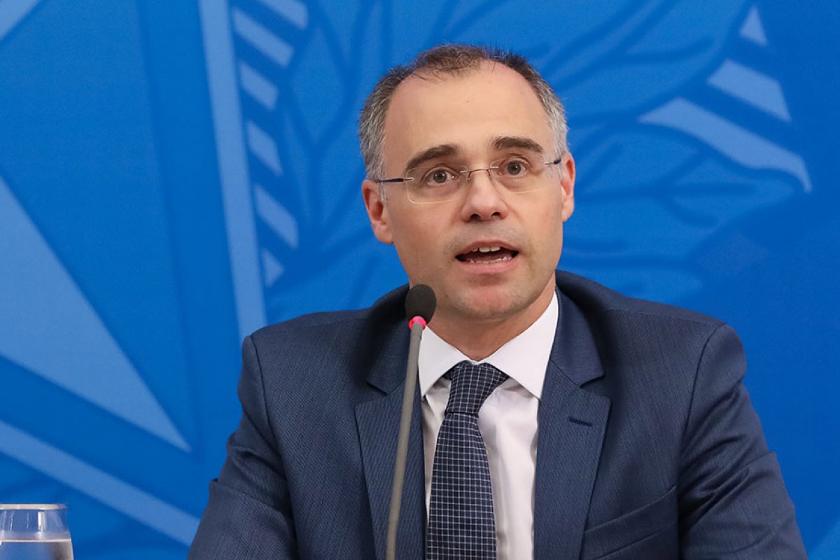 Por demora de Alcolumbre, sabatina de André Mendonça para STF segue estagnada no Congresso