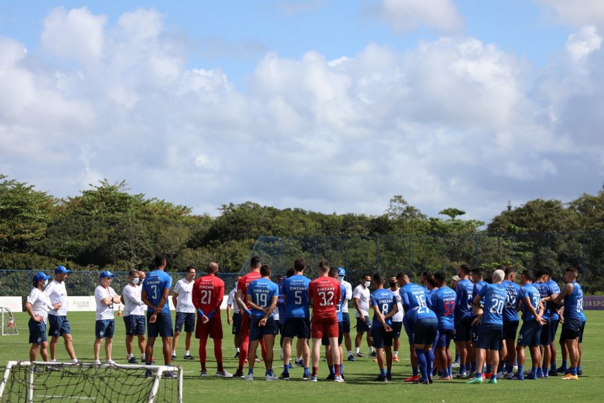 Em duelo "hermano" Bahia recebe o Fortaleza, precisando vencer para se distanciar do Z-4
