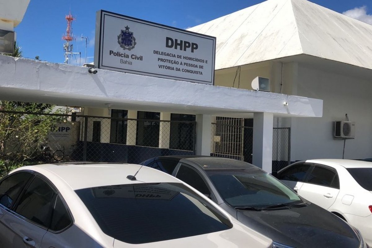 Homem em situação de rua é morto enquanto dormia no centro de Vitória da Conquista