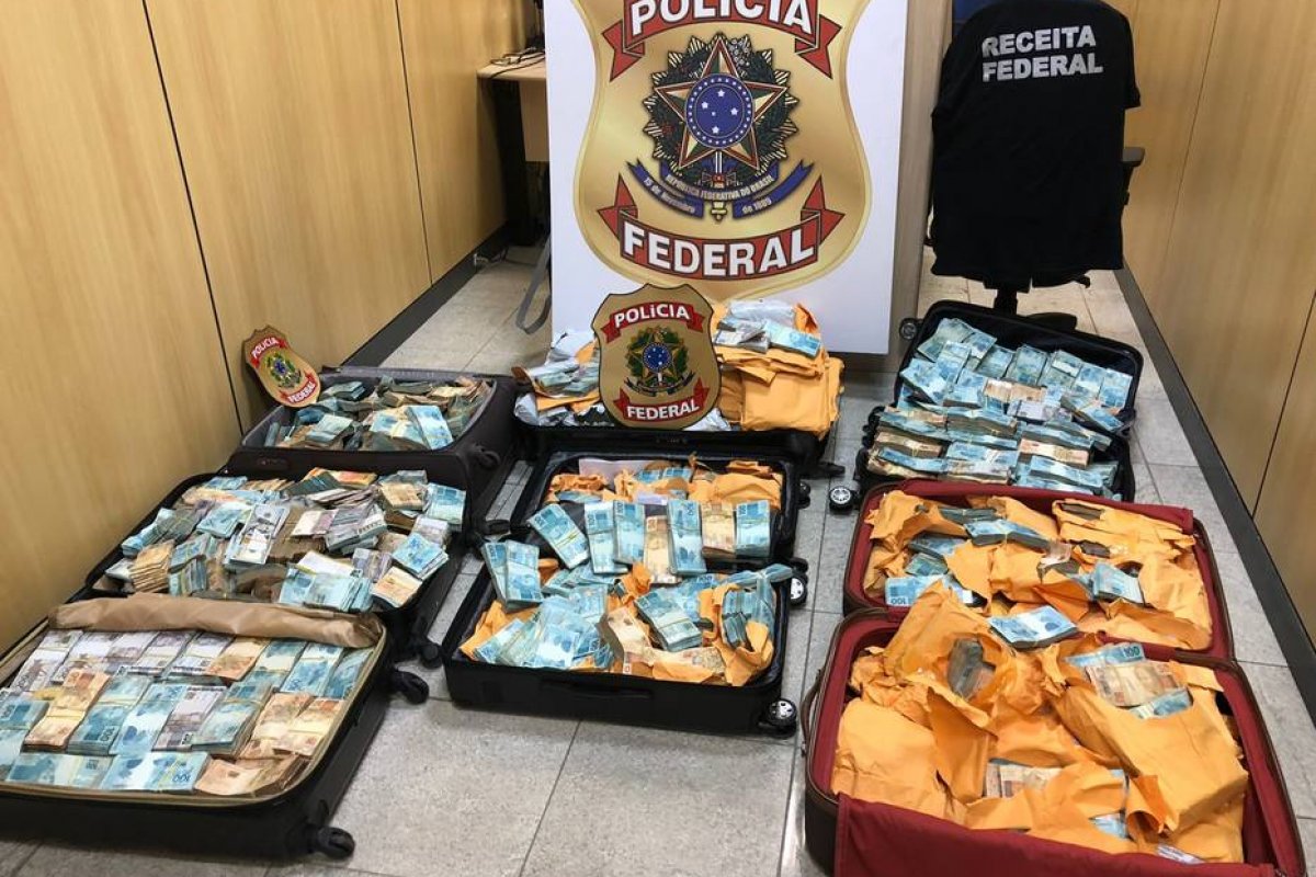 Esquemas de pirâmides financeiras se espalham pelo Brasil