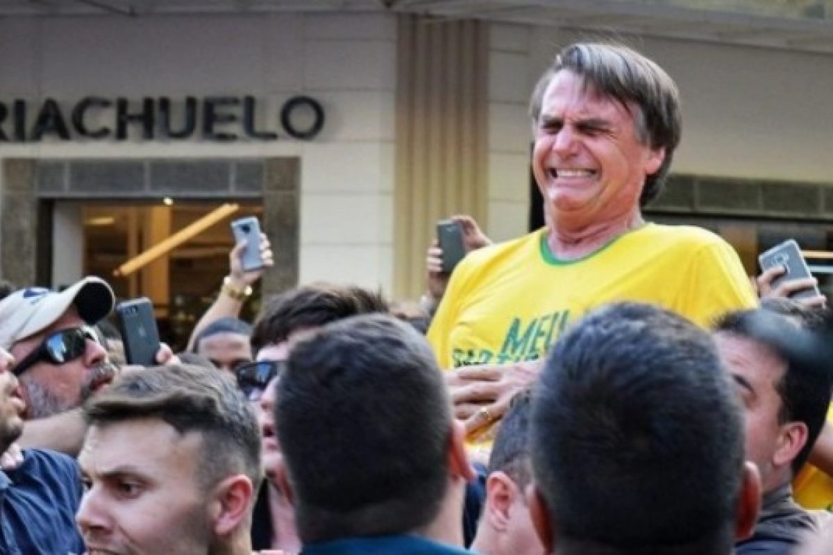 Bolsonaro relembra 3 anos da facada que recebeu durante campanha em 2018
