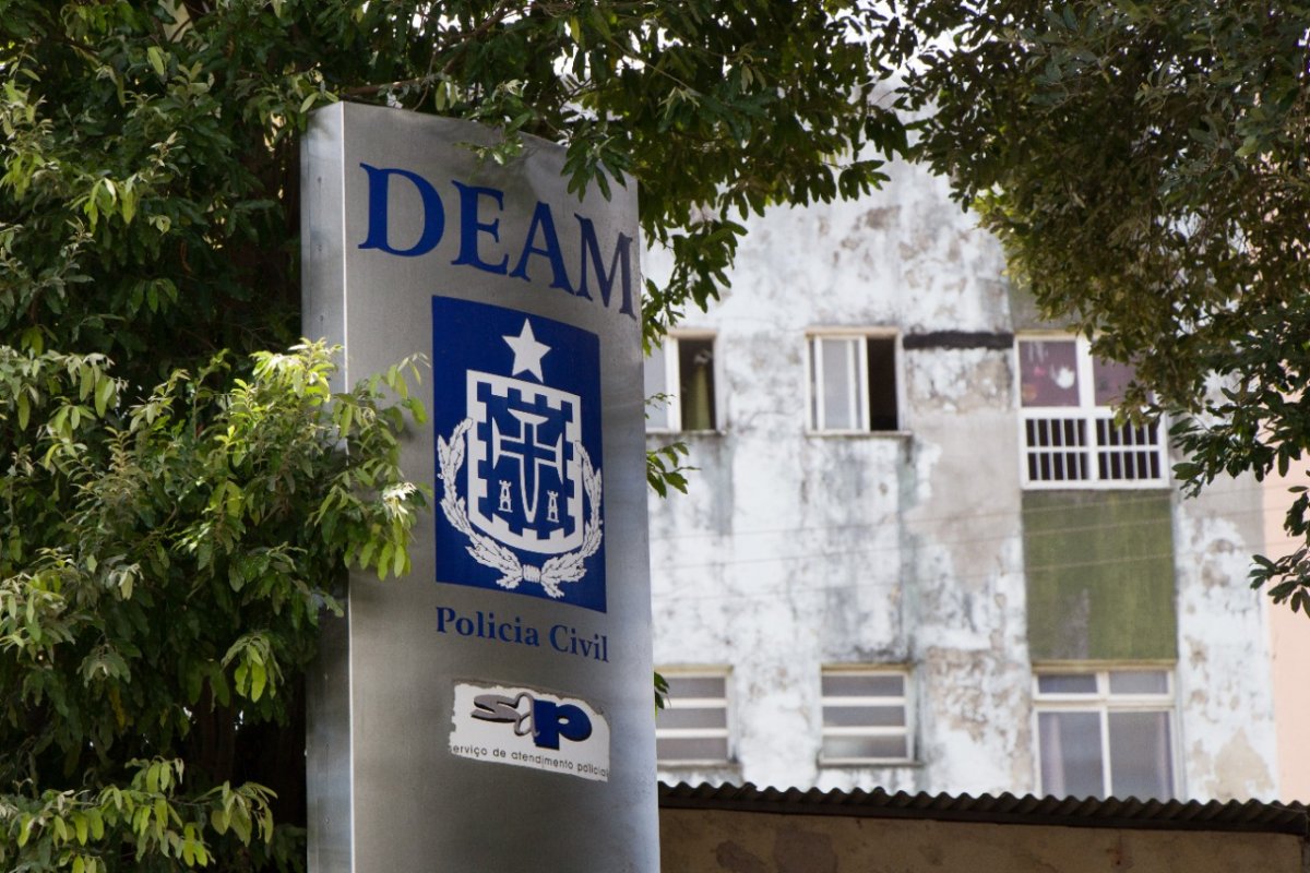 Delegacia da Mulher prende homem por ameaçar ex-companheira