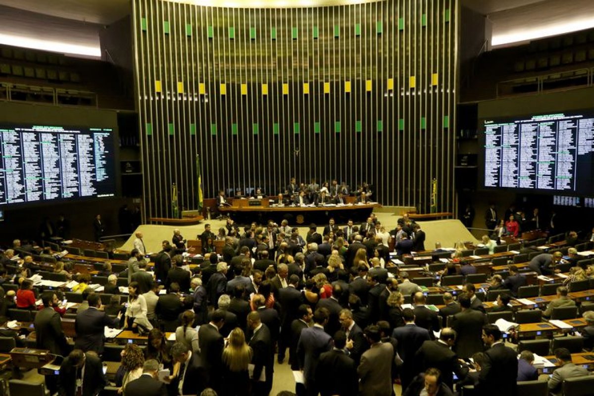 Câmara aprova MP para revisão do INSS