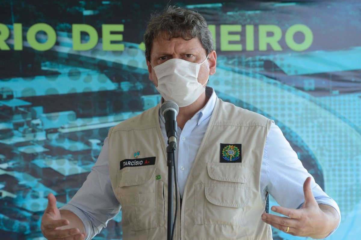 'Vamos ter alguns bilhões com as ferrovias', diz ministro da Infraestrutura