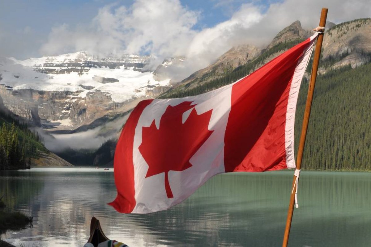 Canadá abre fronteiras para brasileiros vacinados