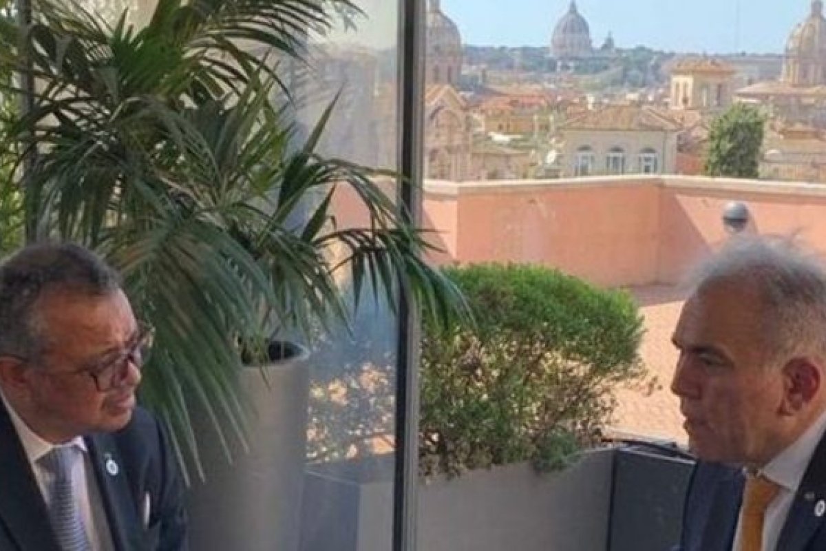 "Era em um ambiente aberto", diz Queiroga sobre foto com diretor da OMS sem máscaras