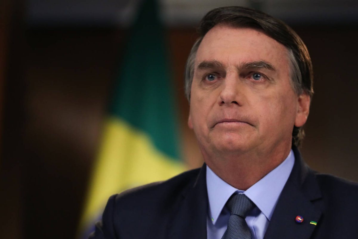 Bolsonaro afirma que parceria com a China é 'essencial para a gestão adequada' da pandemia