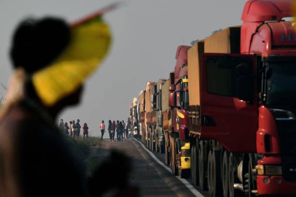 Bolsonaro se reunirá com caminhoneiros para tentar acordo