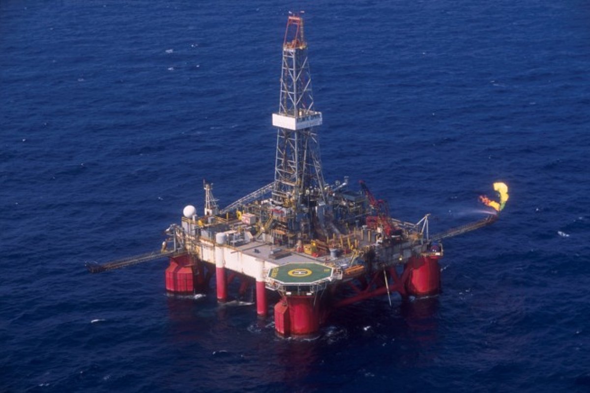 Países precisam abrir mão de 60% das reservas de petróleo para reverter aquecimento global