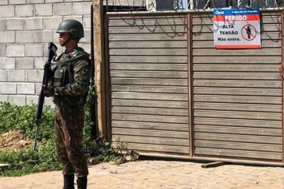 Após confronto com policiais no Cabula, homem morre e outro é preso