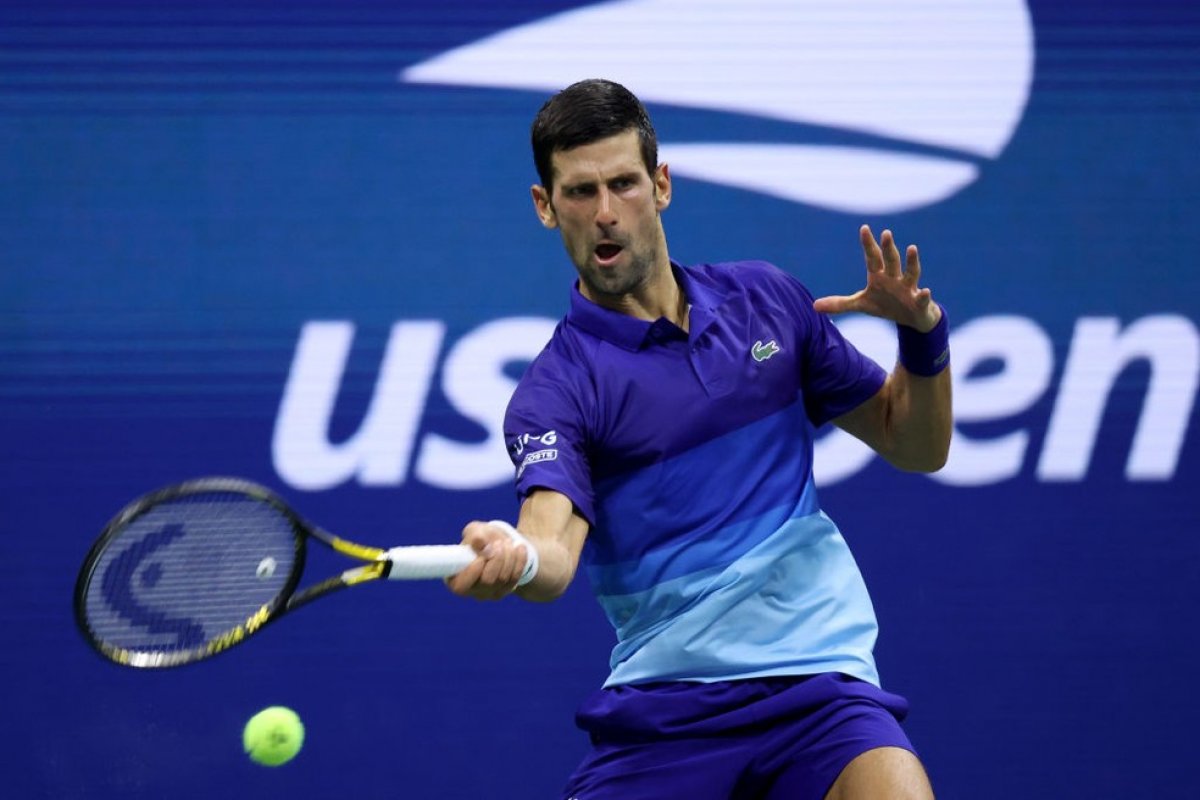 Novak Djokovic chega mais perto de conquistas históricas no Aberto dos EUA