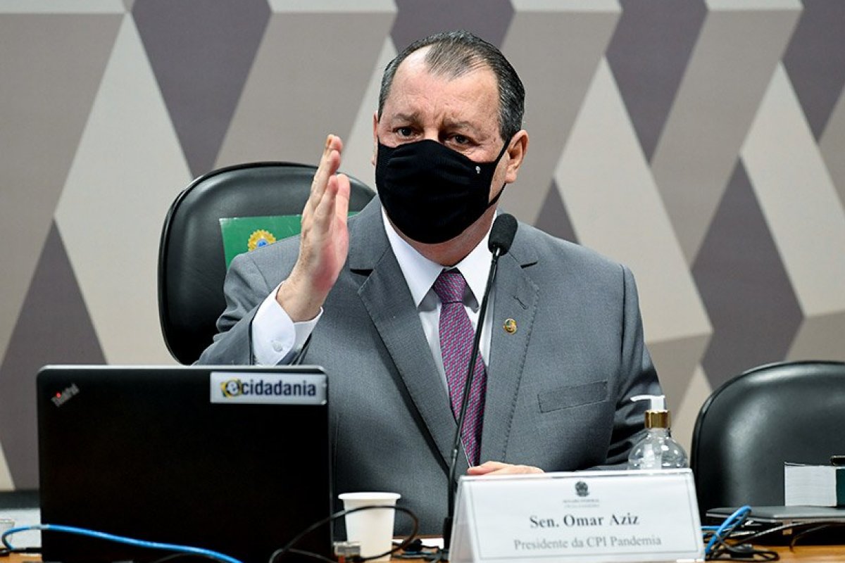 "Se for jogada, é lastimável", diz Omar Aziz sobre carta de Bolsonaro