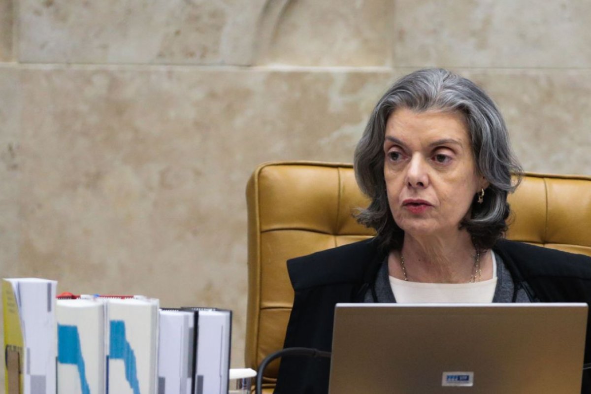 "Qualquer afronta atinge todos", afirma Cármen Lúcia após falas de Bolsonaro sobre o STF