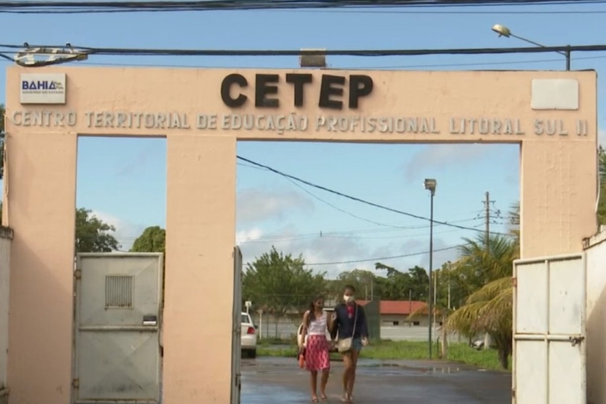 Aluna testa positivo para Covid-19 e aulas presenciais são suspensas em duas escolas de Itabuna