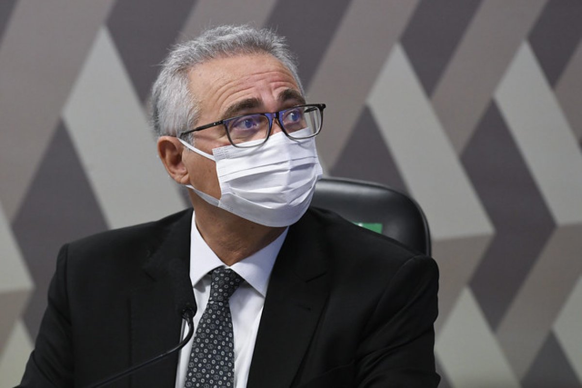 Renan Calheiros diz que recebeu relatório da Abin sobre Hang