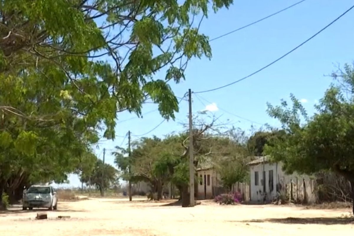 Famílias são retiradas de área onde vivem após terreno ser vendido em Luís Eduardo Magalhães