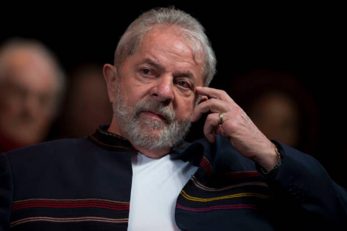 Receita acusa Lula de cometer crimes de sonegação, fraude e conluio