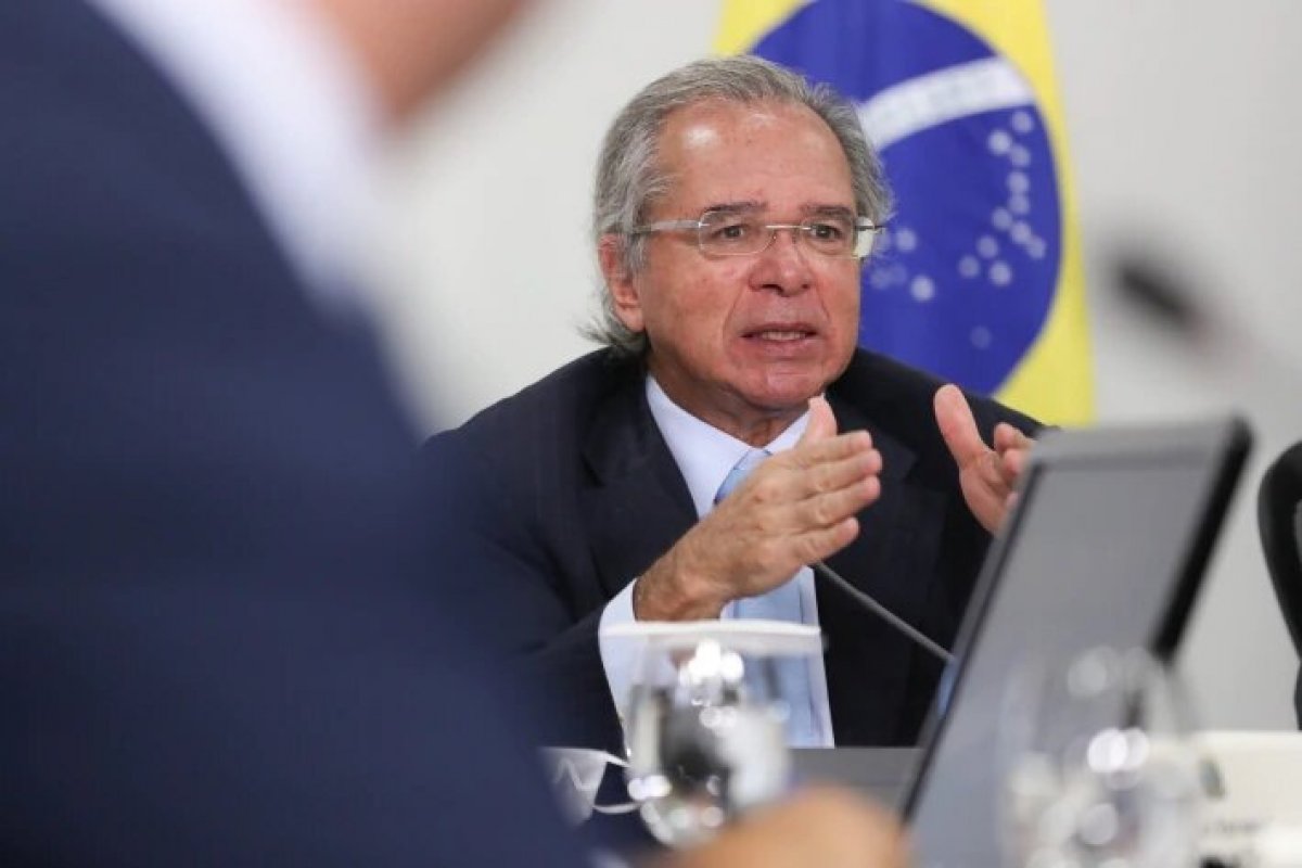 Inflação deve fechar ano em até 8%, diz Paulo Guedes